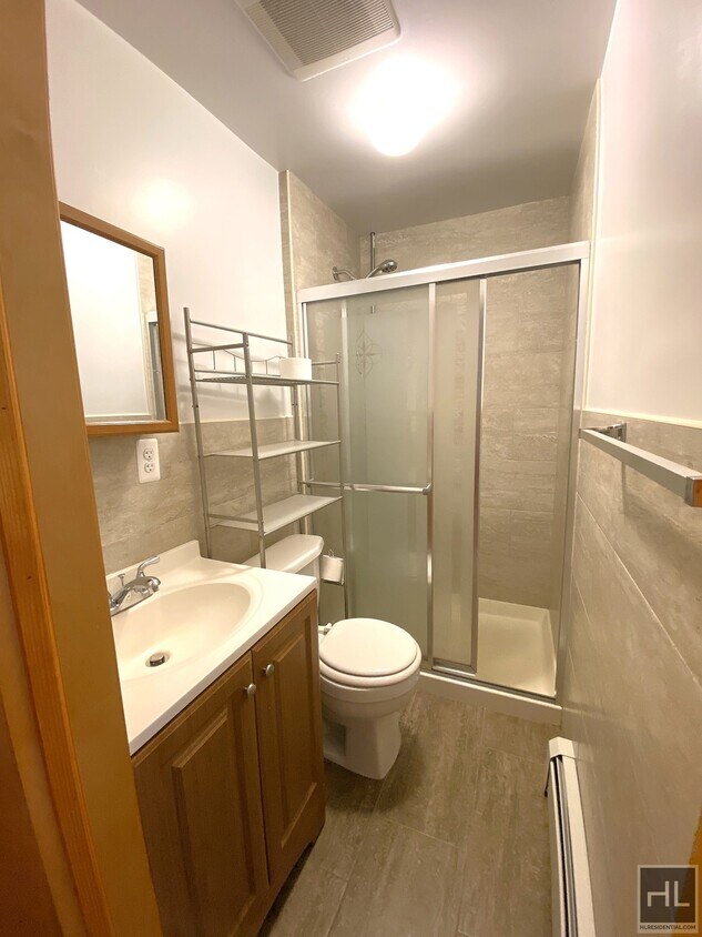 Building Photo - 1 Bedroom Utilities included.  Ditmars Ste...