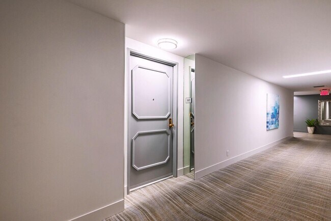 Foto del edificio - 900 Island Dr