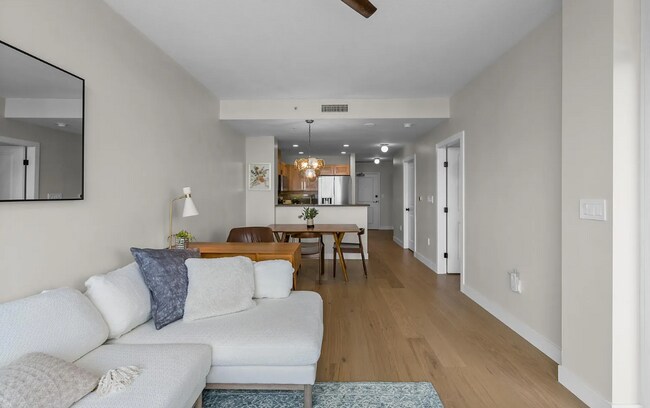 Foto del edificio - 475 Redwood St