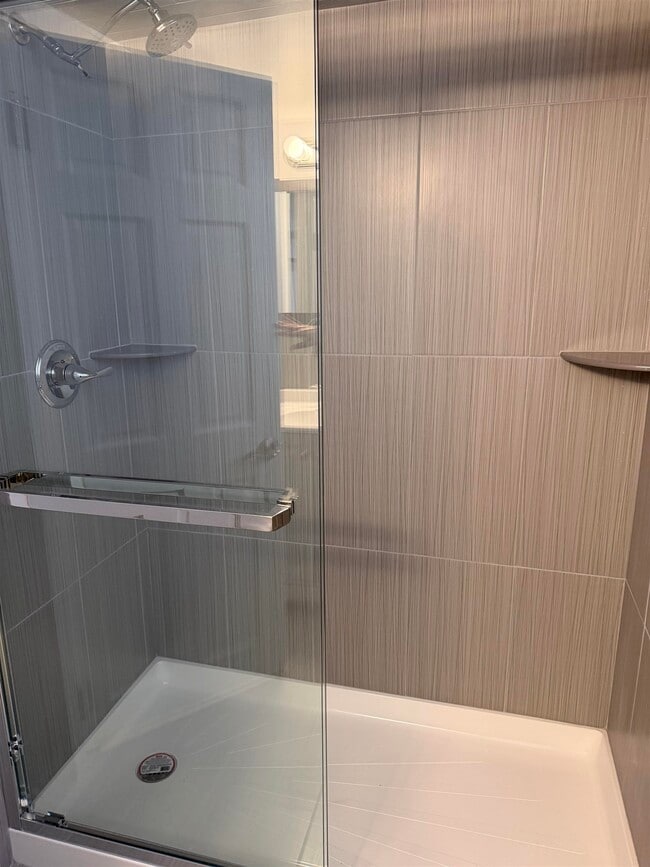 Building Photo - 290 Paterson Plank Rd