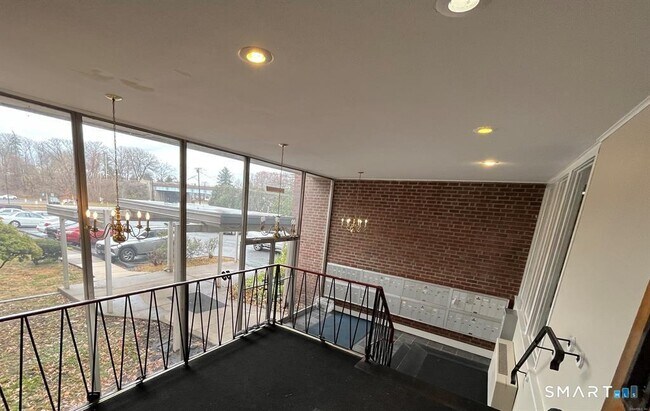 Foto del edificio - 53 Wolcott Hill Rd