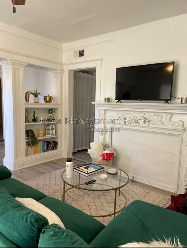 Foto del edificio - 7429 Hampson St