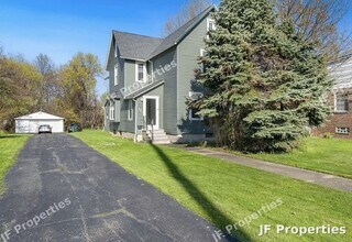 Building Photo - 881 Babbitt Rd