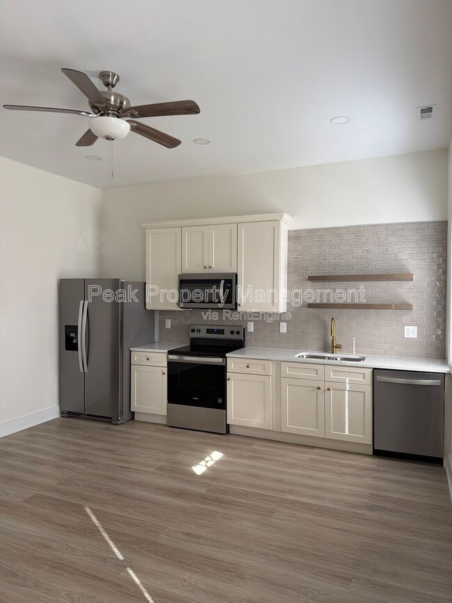 Foto del edificio - 3014 Parkwood Ave