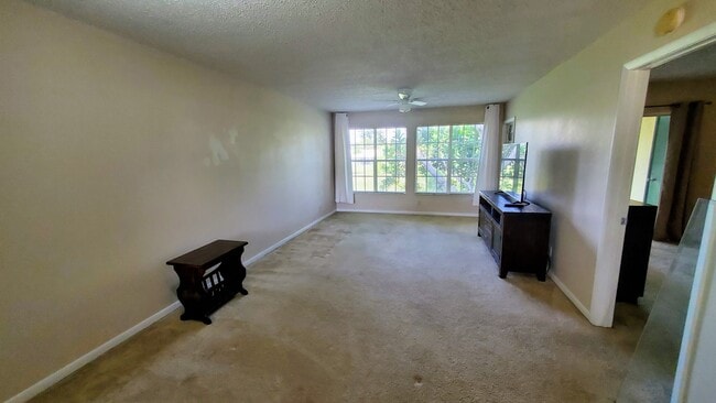 Building Photo - 6300 La Costa Dr