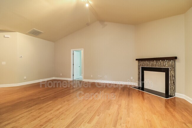 Foto del edificio - 38 Lake Blanchard Dr