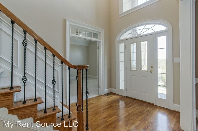 Building Photo - 166 Interlochen Dr
