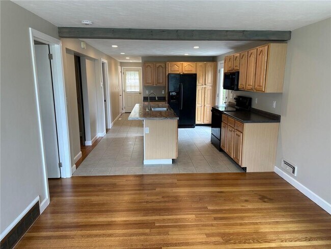 Foto del edificio - 44 Rosemont Ave
