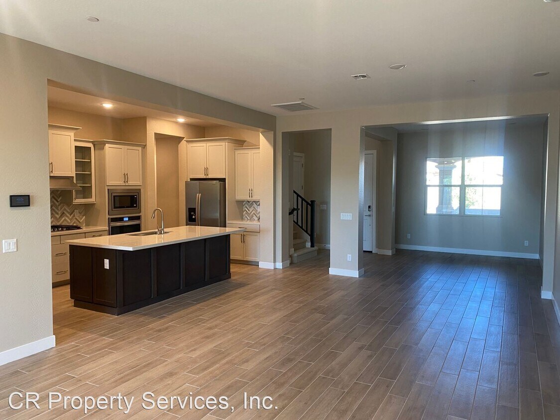 Primary Photo - 3 br, 2.5 bath House - 14063 W Desert Flow...