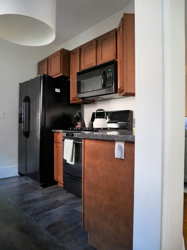 Foto del edificio - 3346 E Fall Creek Parkway North Dr