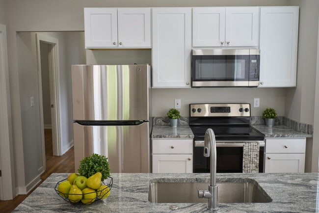 Kitchen - 644 Marston St