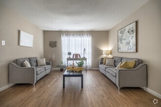 Interior Photo - Woods On Lamonte
