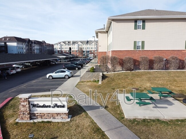 Building Photo - 108 W 1230 N St