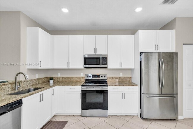 Foto del edificio - 4137 Briar Ln
