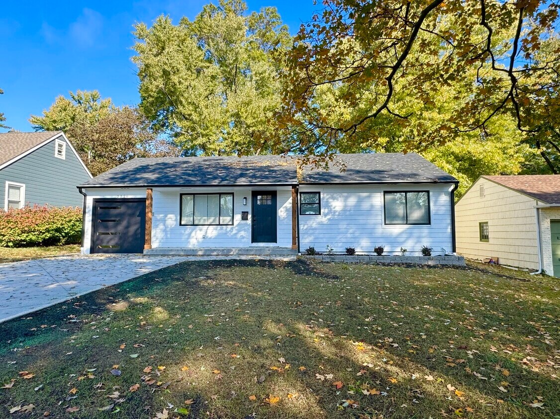 Foto principal - 2226 W 74th Ter