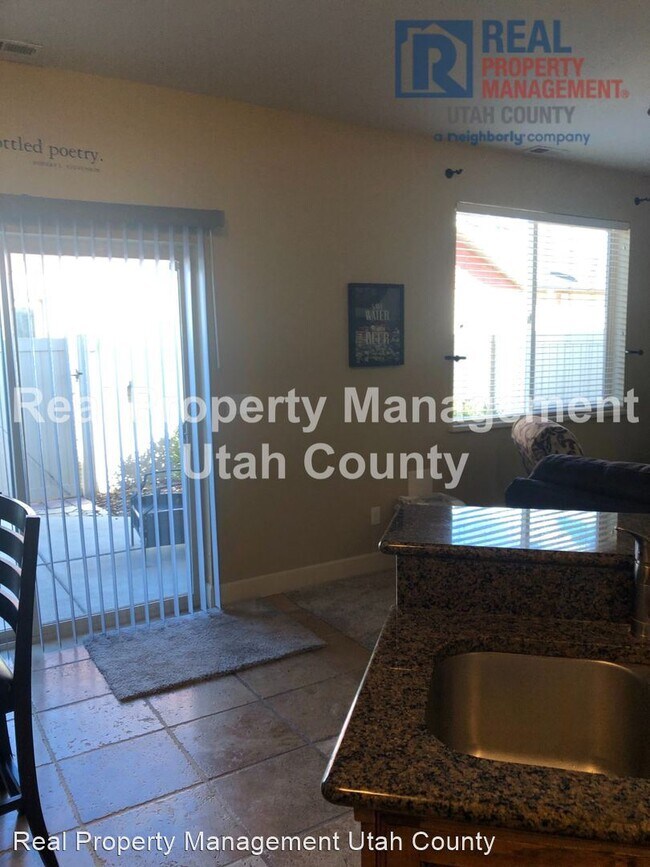 Building Photo - 3 br, 2.5 bath House - 288 E. Cascade Ct.
