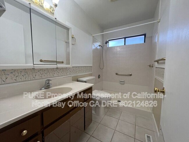 Building Photo - 1074 Albright Pl