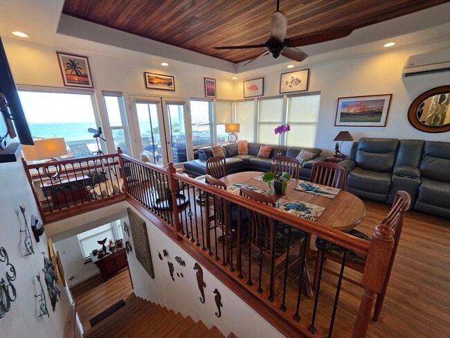 Building Photo - 1367 Kakae Pl