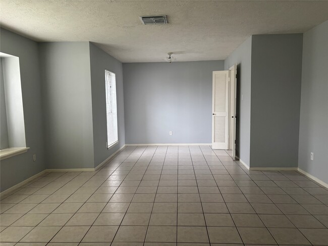 Foto del edificio - 402 Oak Harbor Dr