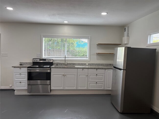 Building Photo - 5325 Avenue R 1/2