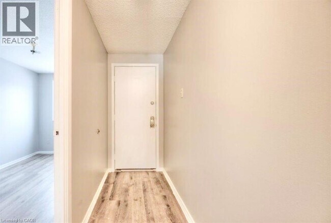 Photo du bâtiment - 1200 Courtland Ave E