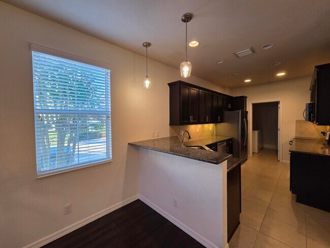 Building Photo - 1102 Dakota Dr