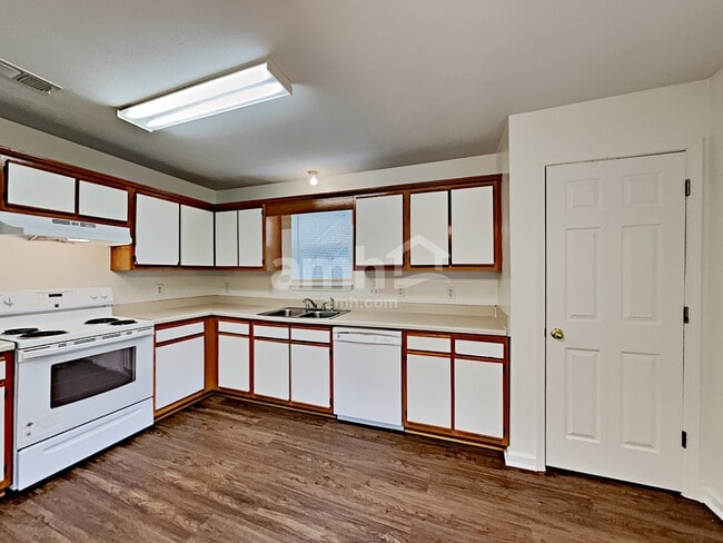 Foto del edificio - 1202 Larzelere Ln