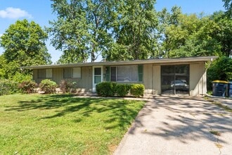 Building Photo - 8504 E 93 Pl