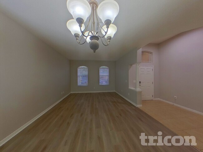 Foto del edificio - 420 Kings Path Dr