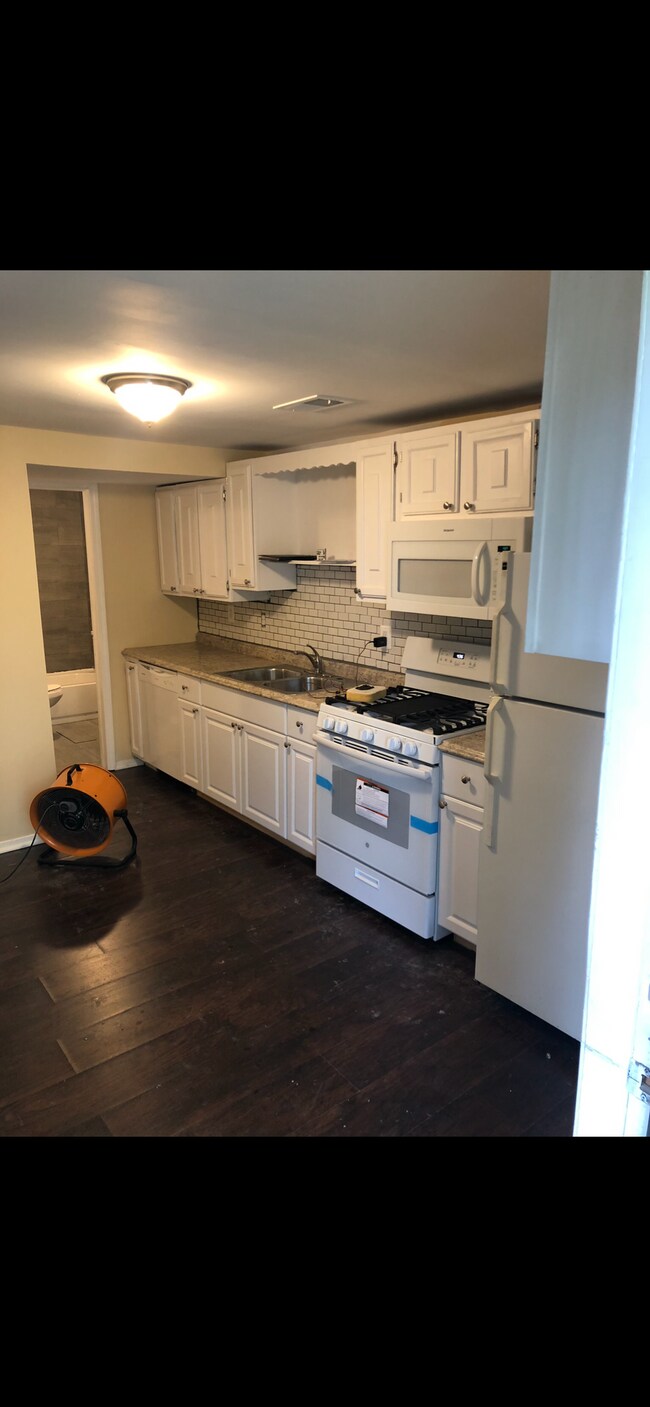 Foto del edificio - 295 Hostler Rd