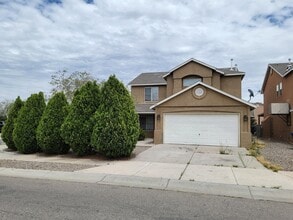 Building Photo - 600 Lone Pine Dr SW