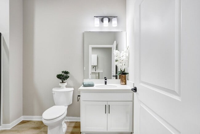 Building Photo - Bridgewater Landing