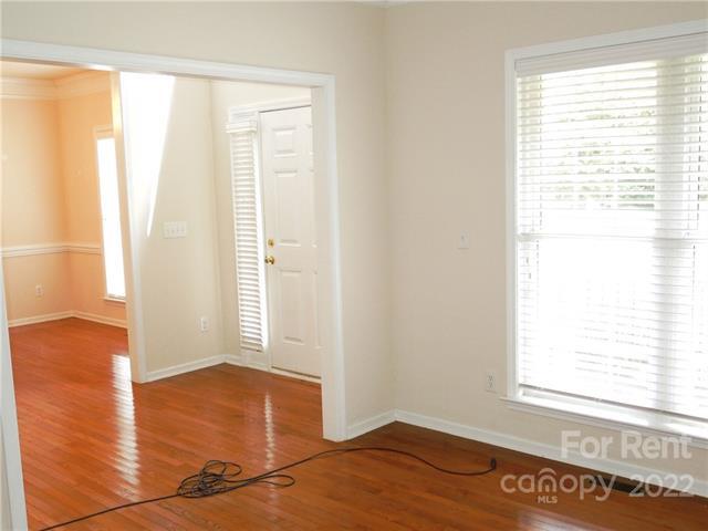 Foto del edificio - 148 Laurel Glen Dr