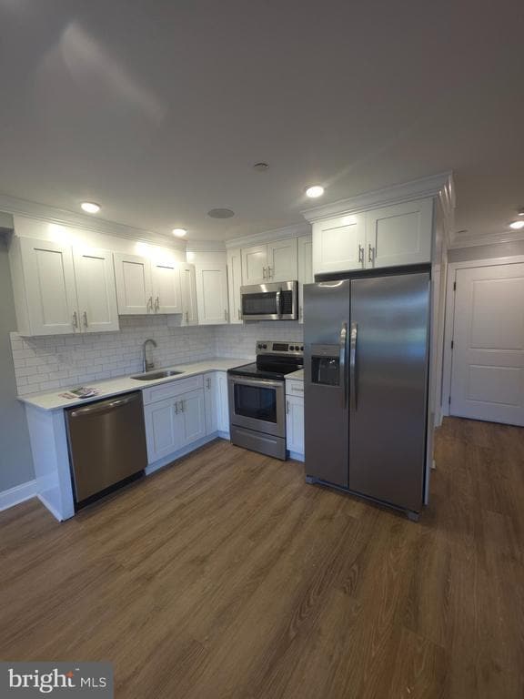 Building Photo - 3404 W Commissioner St