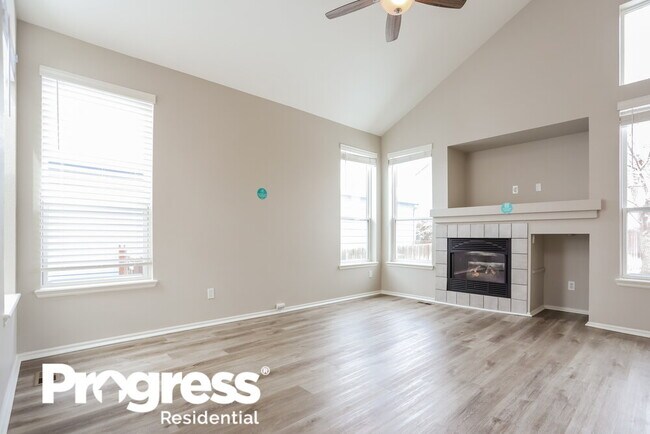 Foto del edificio - 16567 Buckthorn Ln