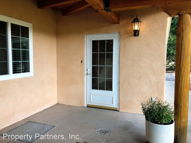 Building Photo - 3 br, 2.5 bath House - 711 Alameda Blvd NW