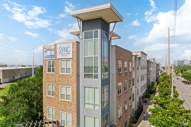 Building Photo - SYNC Med Center