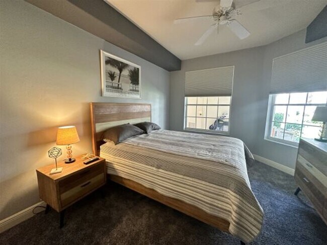 Building Photo - Terrific Lake Village Condo