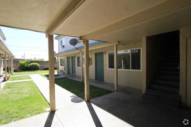 Building Photo - 447 San Marco St