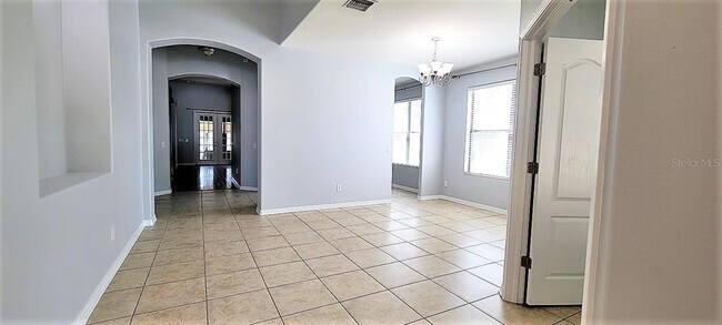 Foto del edificio - 7112 Spindle Tree Ln