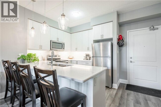 Building Photo - 610 Farmstead Dr