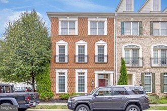 Building Photo - 22948 Fanshaw Square