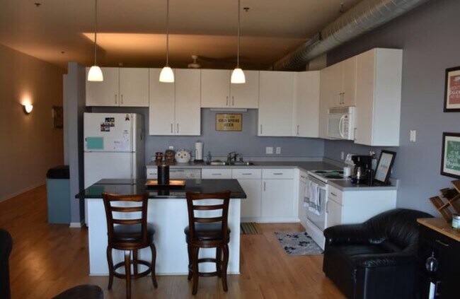 Foto del edificio - 1924 N Hubbard St