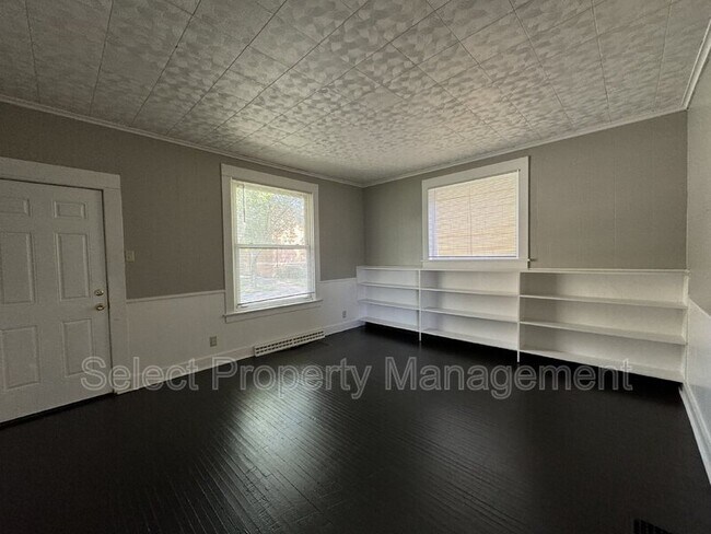 Building Photo - 1637 St Marys Ave