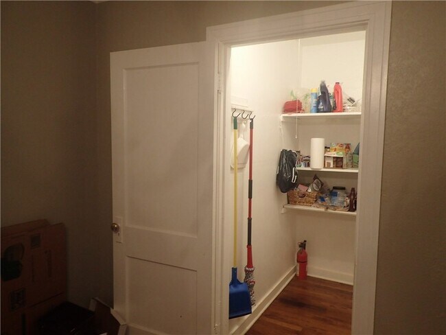 Foto del edificio - 5918 La Vista Dr