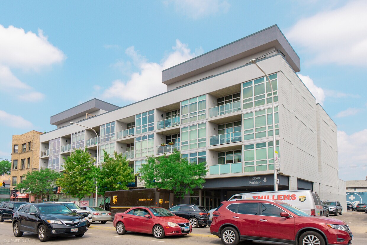 Foto principal - 1610 W Fullerton Ave