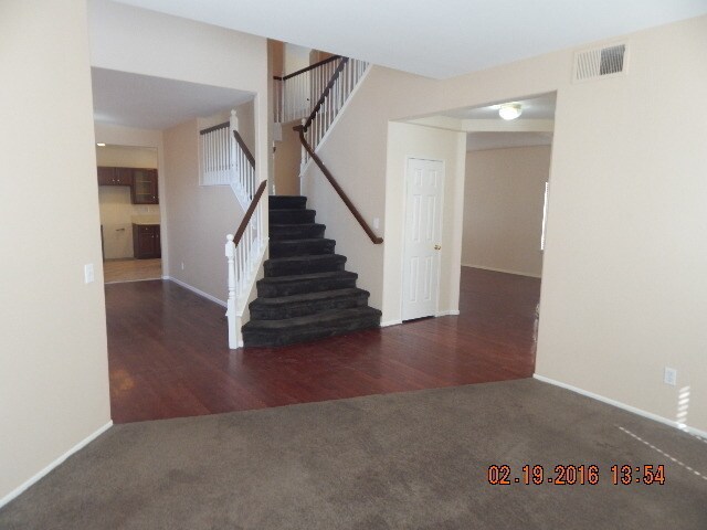 Foto del edificio - 3015 Briarhaven Ln