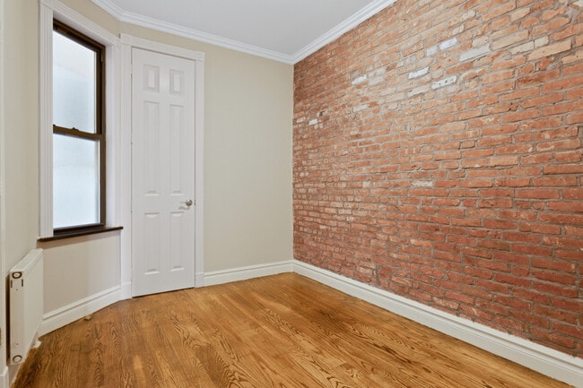 Building Photo - 202 E 13th St