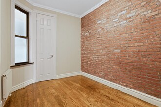 Building Photo - 202 E 13th St