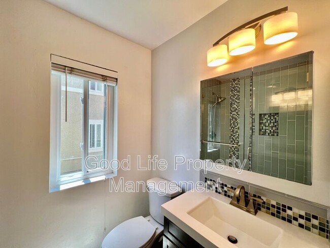 Building Photo - 7445 Charmant Dr